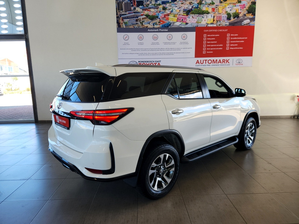 TOYOTA  FORTUNER 2.4GD-6 R/B A/T, image 2