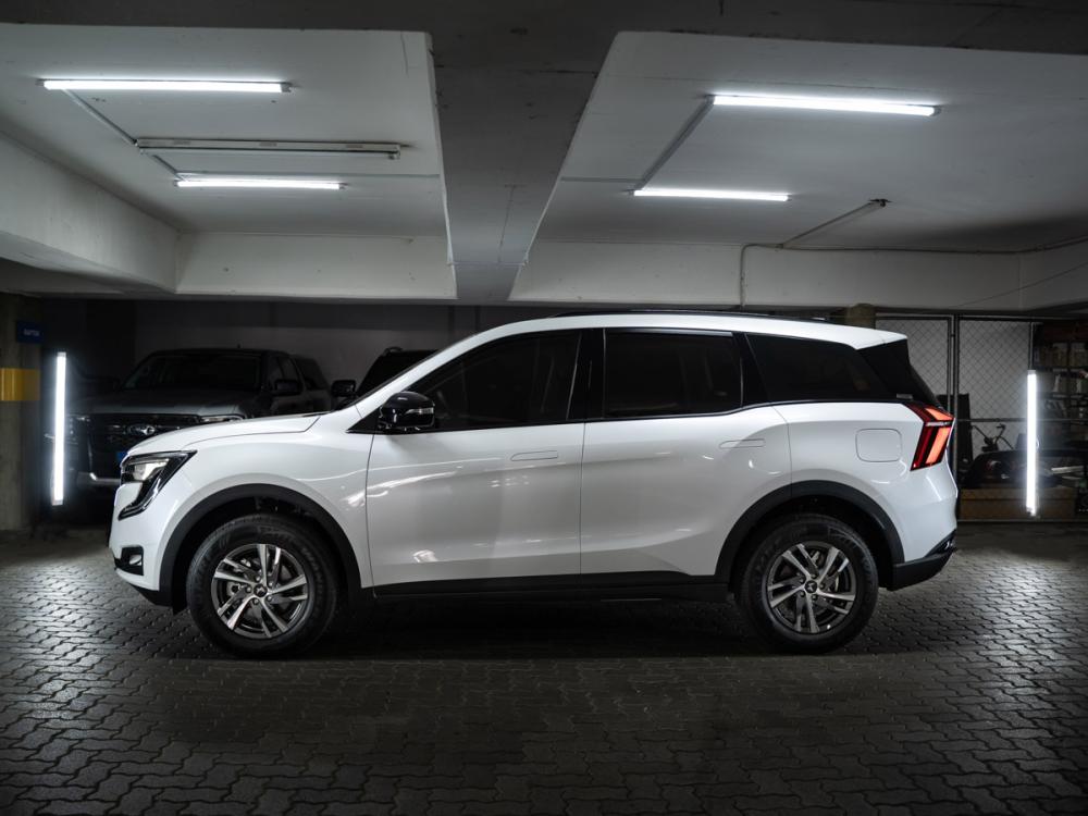 MAHINDRA XUV 700 2.0 AX5 A/T, image 2
