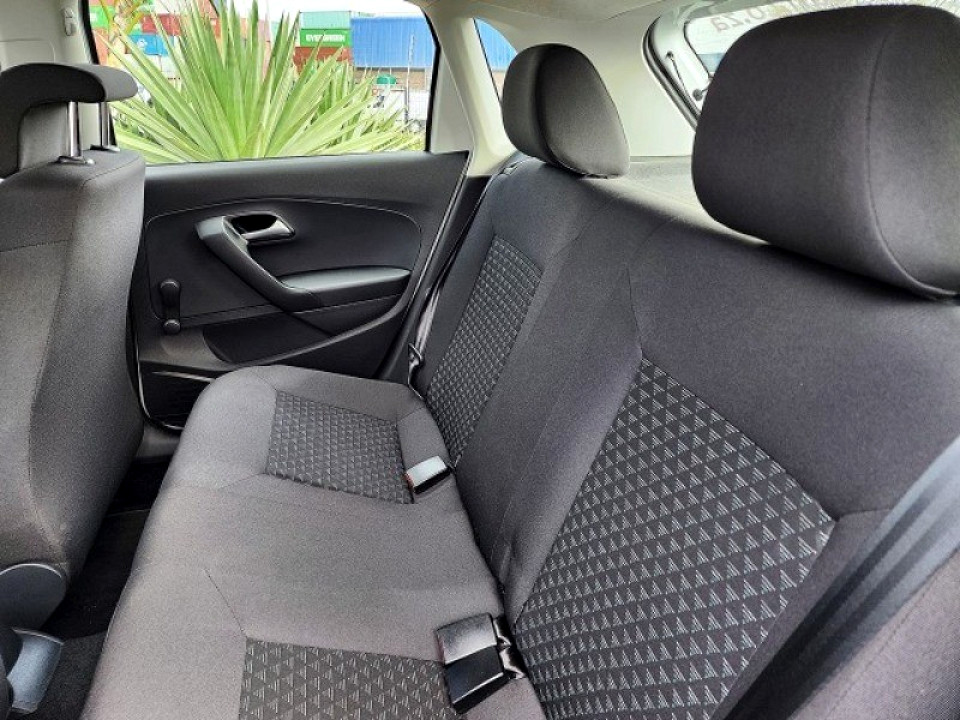 VOLKSWAGEN POLO VIVO 1.4 (5DR), image 2