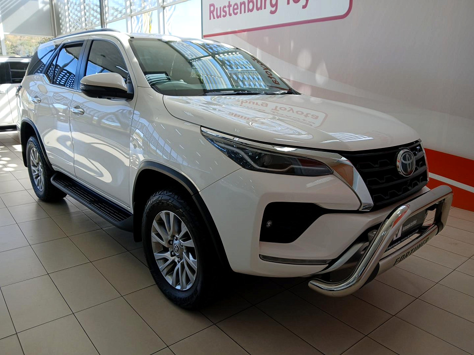 Toyota Fortuner 2.8GD-6 VX A/T, image 1