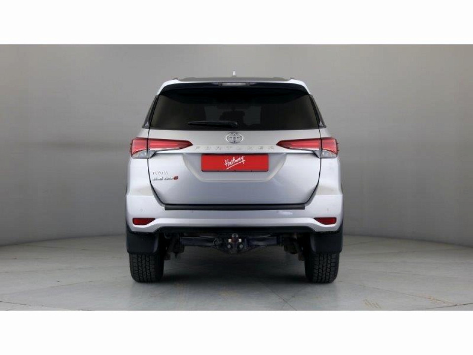 Toyota Fortuner 2.4GD-6 R/B A/T, image 2