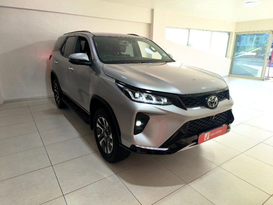 TOYOTA FORTUNER 2.8GD-6 VX A/T, image 2