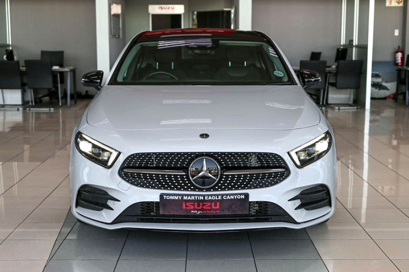 MERCEDES-BENZ A200 (4DR), image 2