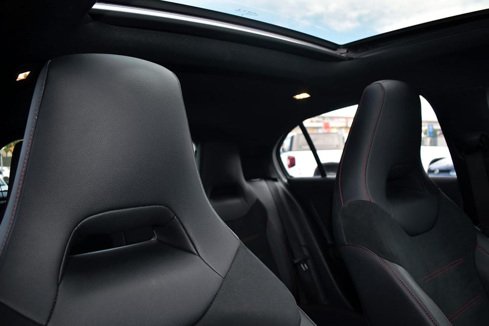 Mercedes-Benz A200 (4DR), image 2