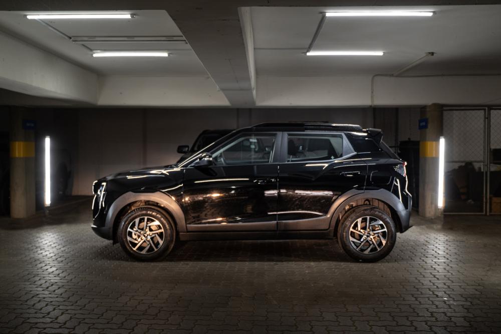 Mahindra XUV3X0 1.2 AX5 MT, image 2