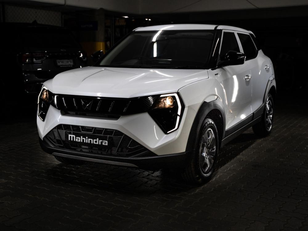Mahindra XUV3X0 1.2 MX2 AT, image 1