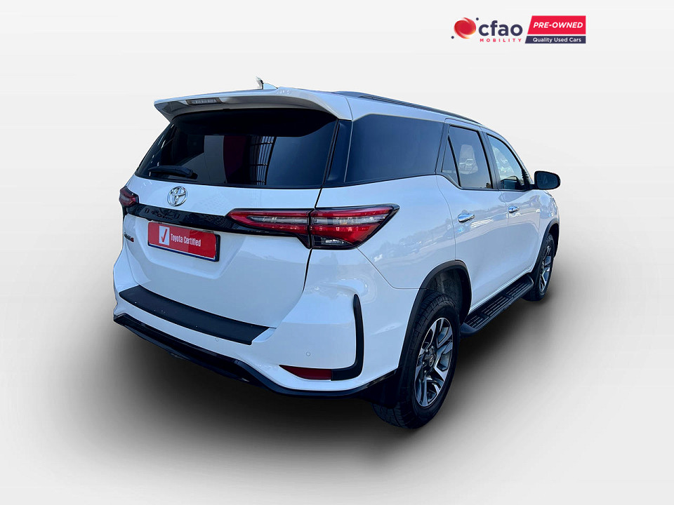 TOYOTA  FORTUNER 2.4GD-6 R/B A/T, image 2