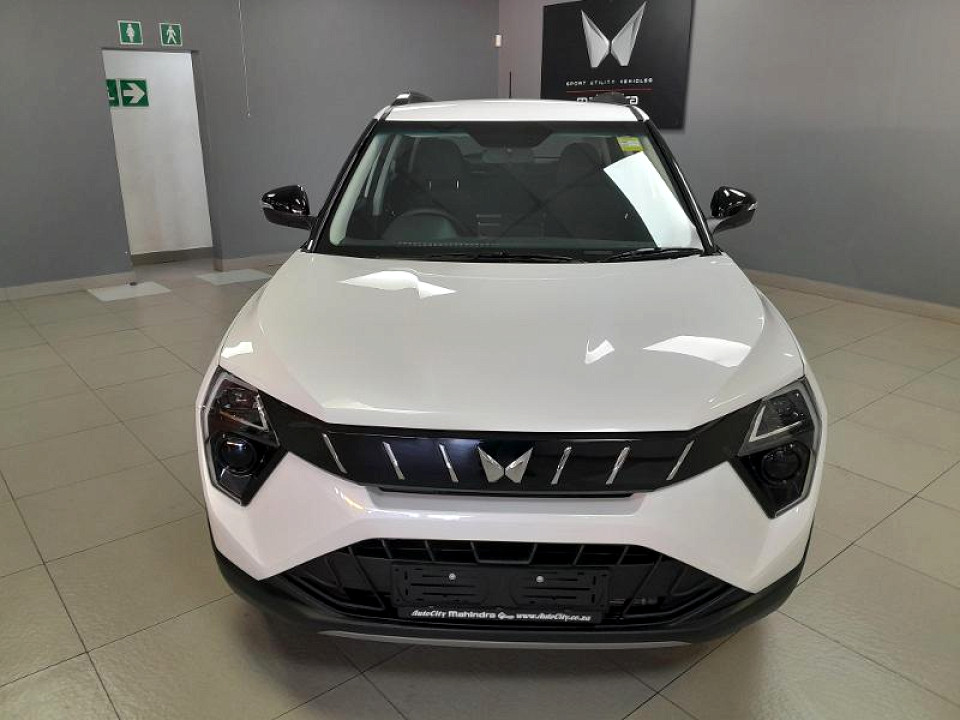 MAHINDRA XUV3XO 1.2T AX5, image 2