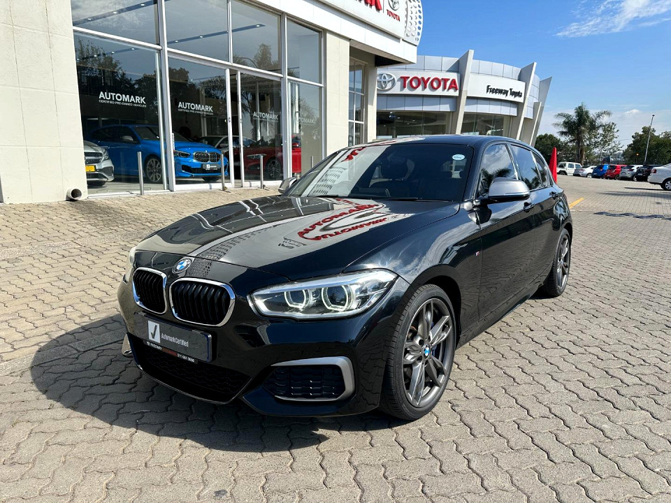 BMW M140i 5-door sports-auto, image 2