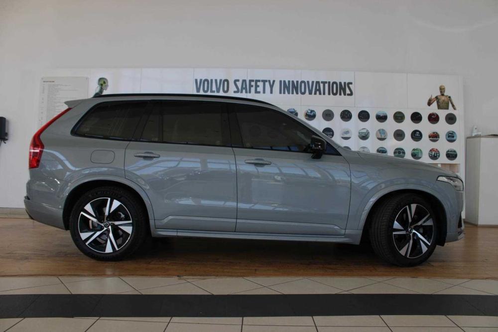 Volvo XC90 B5 Geartronic AWD Plus Dark, image 2