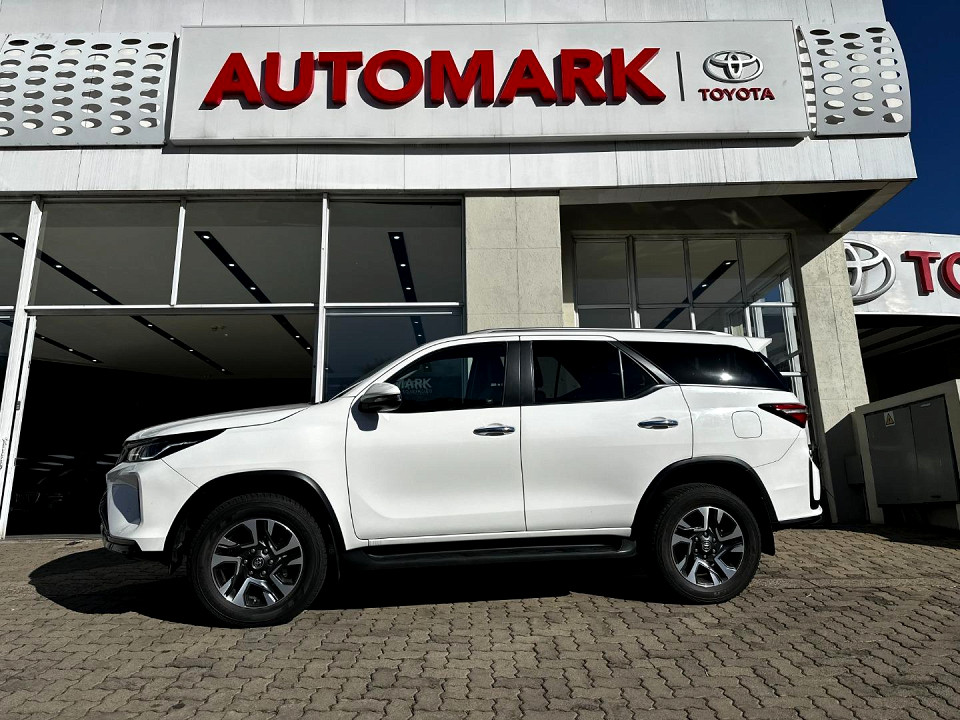 TOYOTA  FORTUNER 2.4GD-6 R/B A/T, image 1