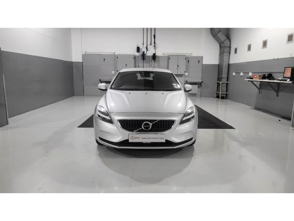 VOLVO V40 T4 ELITE POWERSHIFT, image 2
