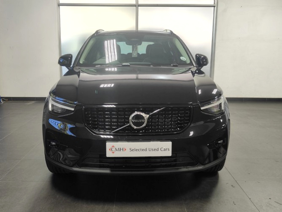 VOLVO XC40 B4 PLUS DARK GEARTRONIC (MILD HYBRID), image 2