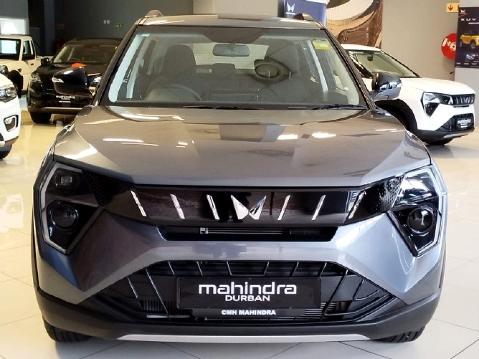 MAHINDRA XUV3XO 1.2T AX5, image 2