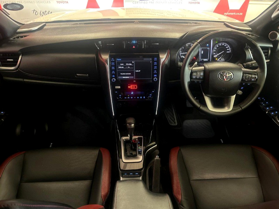 TOYOTA FORTUNER 2.8GD-6 VX A/T, image 2