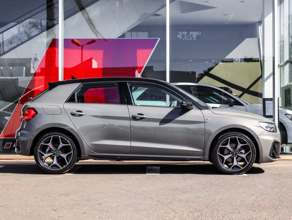 AUDI A1 SPORTBACK 30 TFSI BLACK EDITION S-TRONIC, image 2
