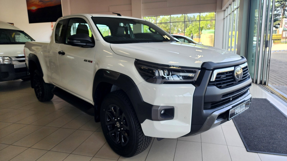 TOYOTA HILUX 2.8 GD-6 RB LEGEND A/T P/U E/CAB, image 1