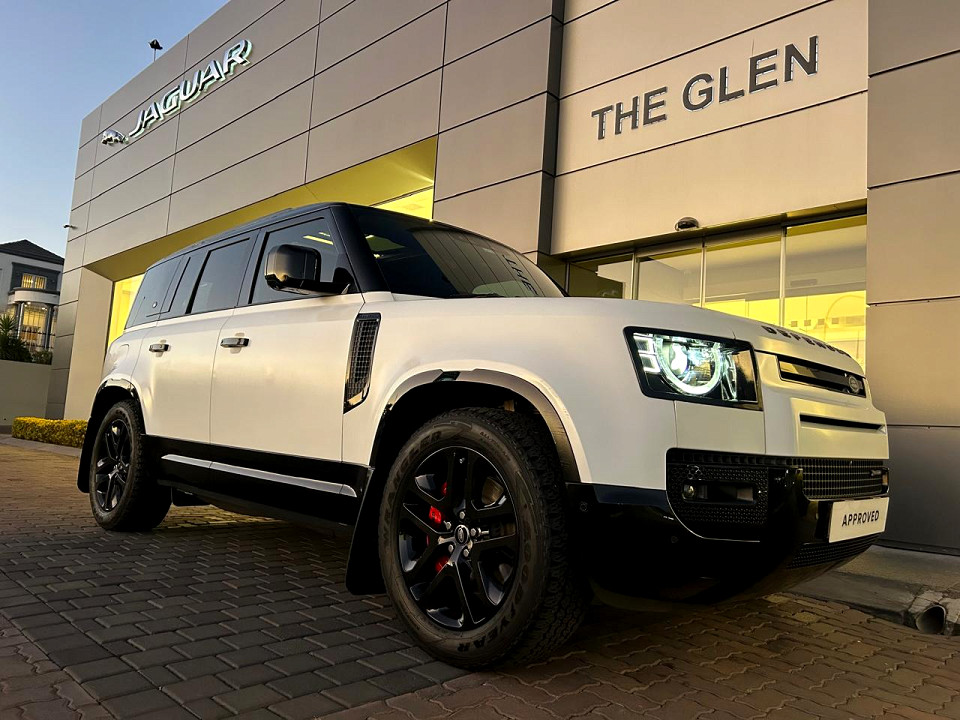 LAND ROVER DEFENDER 110 D300 HSE X-DYNAMIC, image 1