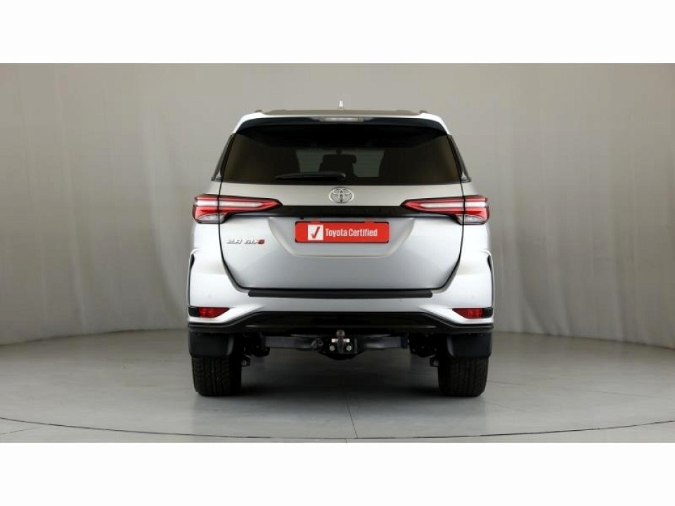 TOYOTA  FORTUNER 2.8GD-6 R/B A/T, image 2