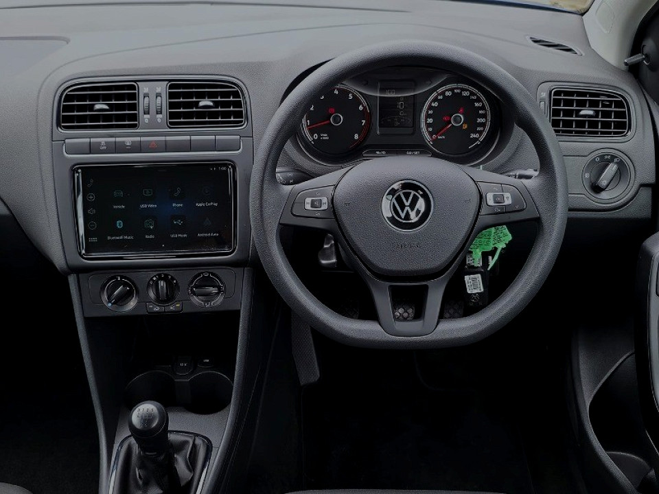 VOLKSWAGEN POLO VIVO 1.4 (5DR), image 2