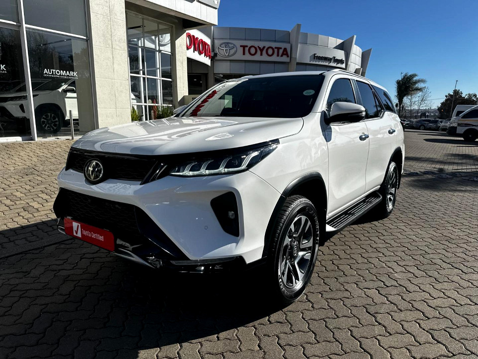 TOYOTA FORTUNER 2.8GD-6 VX A/T, image 2