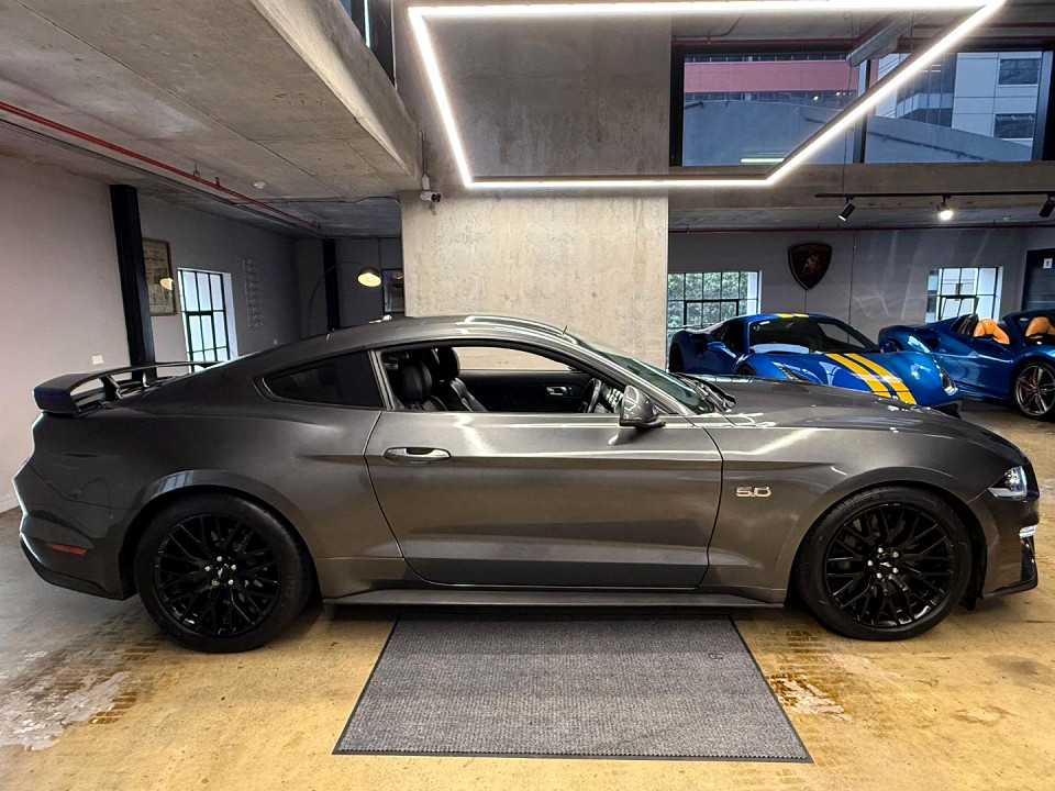 Ford Mustang 5.0 GT fastback, image 2