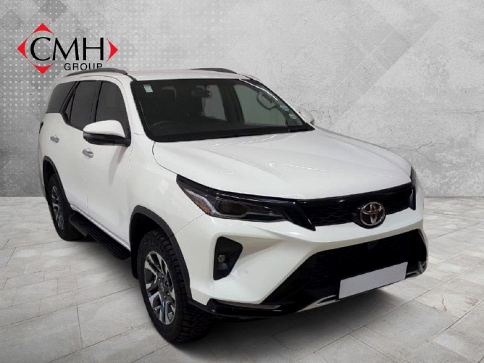 TOYOTA  FORTUNER 2.4GD-6 R/B A/T, image 1