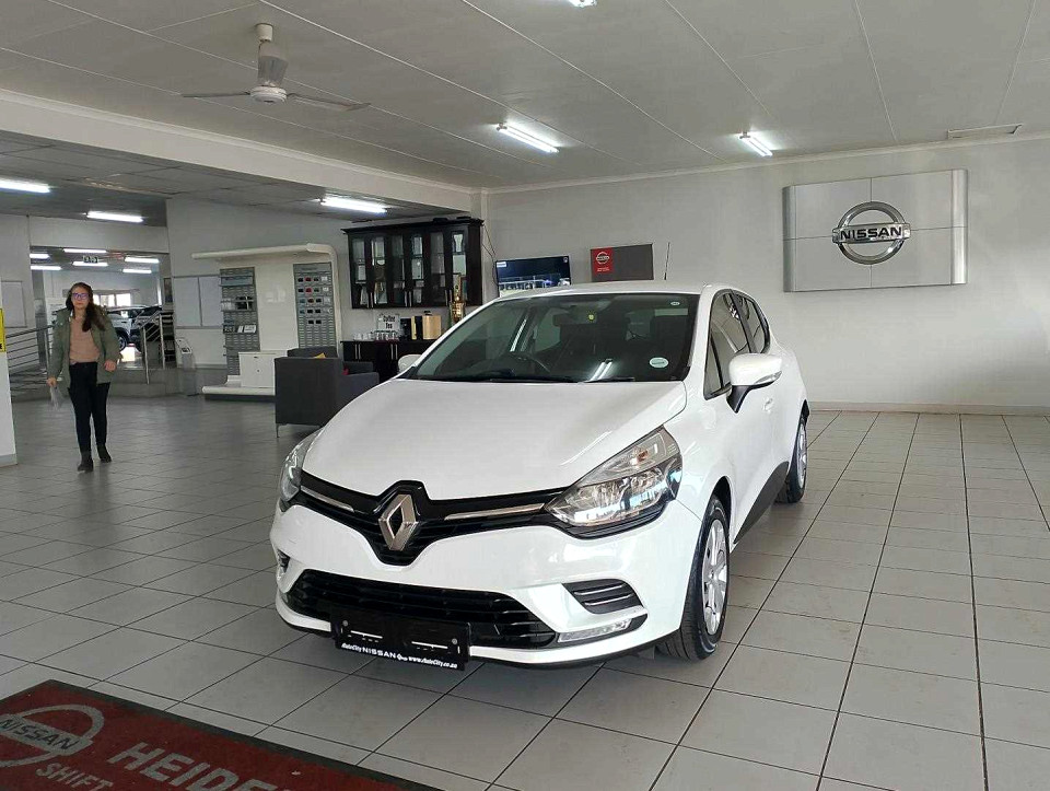 RENAULT CLIO IV 900T AUTHENTIQUE 5DR (66KW), image 1