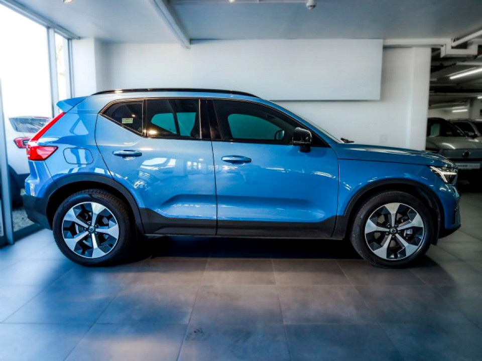 VOLVO XC40 B4 PLUS DARK GEARTRONIC (MILD HYBRID), image 2