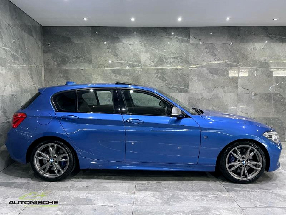 BMW M140i 5-door sports-auto, image 2