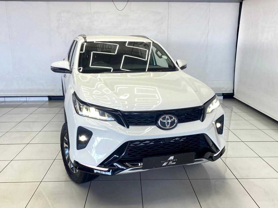 TOYOTA  FORTUNER 2.8GD-6 R/B A/T, image 1