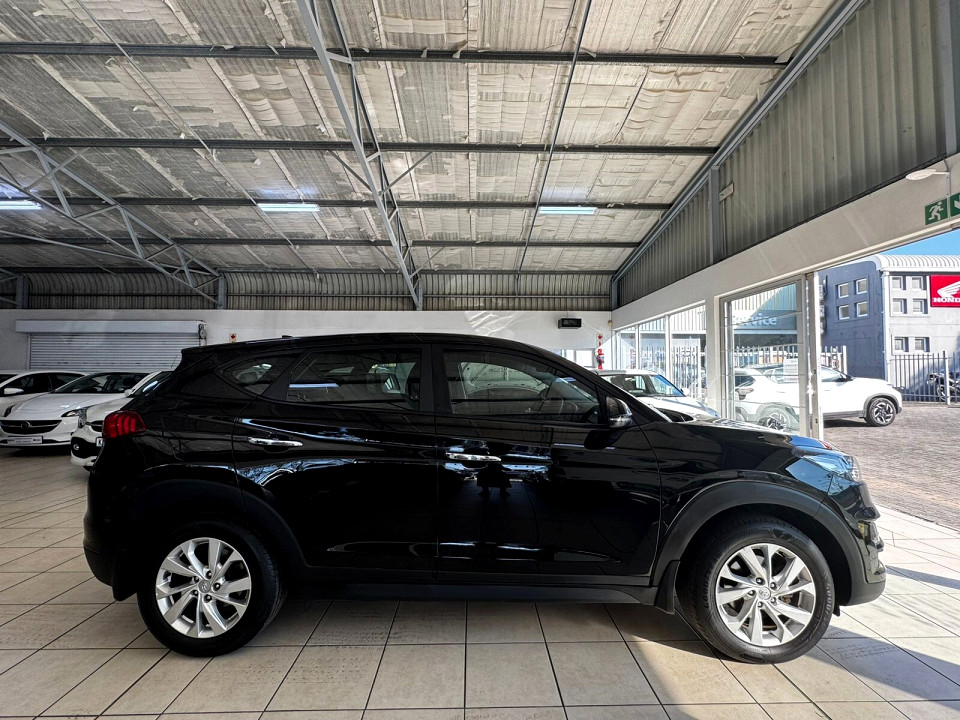 HYUNDAI TUCSON 2.0 PREMIUM A/T, image 2