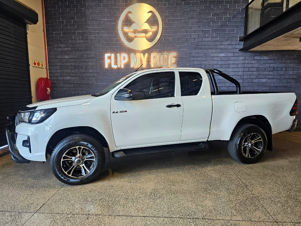 TOYOTA HILUX 2.4 GD-6 RB SRX P/U E/CAB, image 2