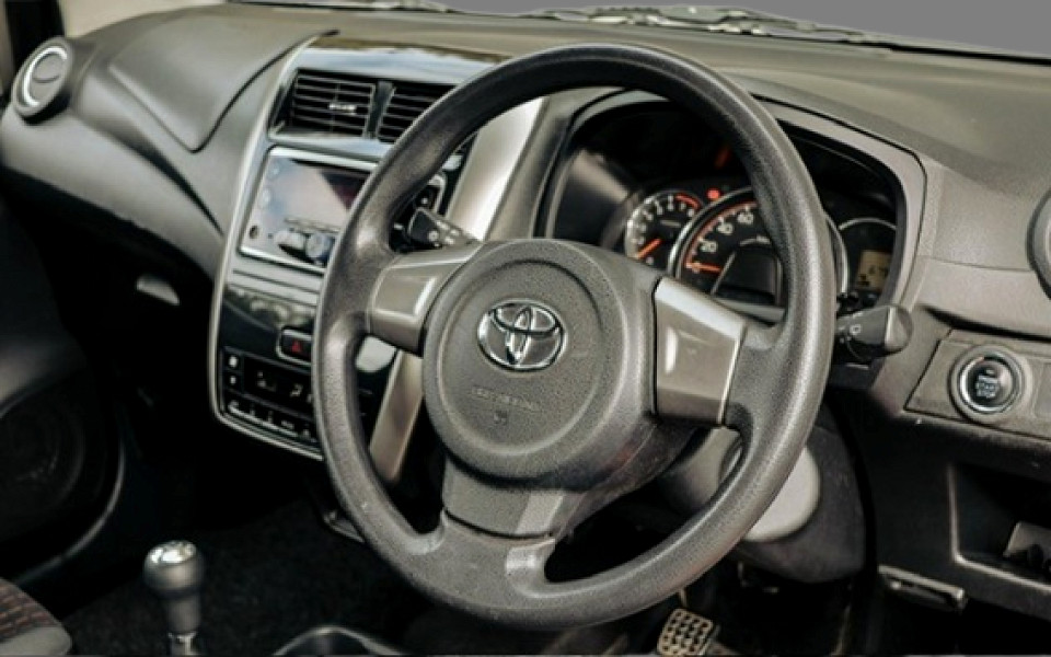 Toyota Aygo 5-door, image 2