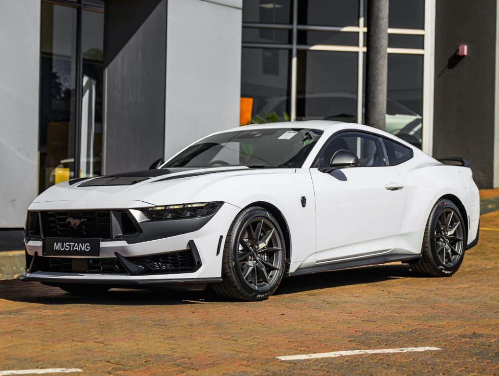 Ford Mustang 5.0 Dark Horse A/T, image 1