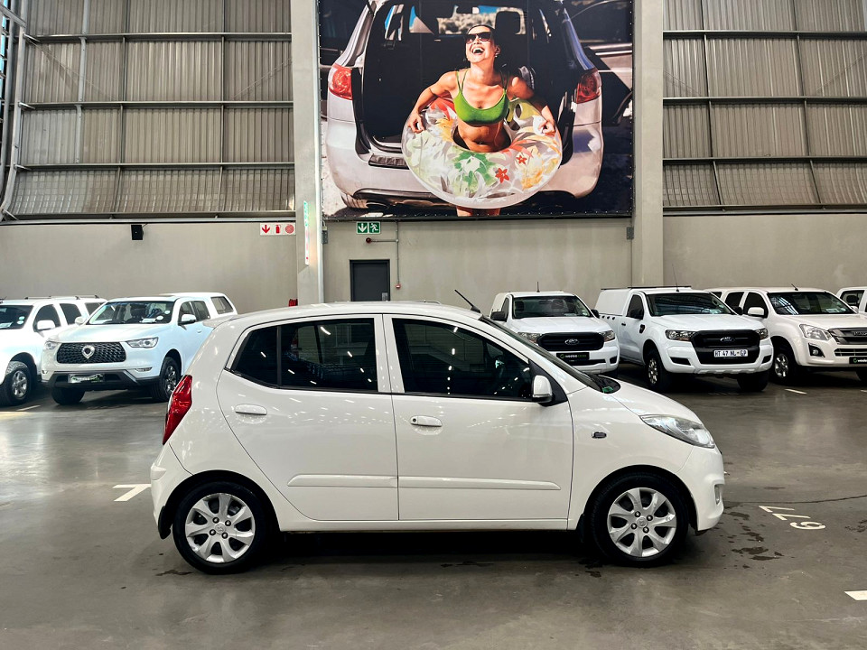 HYUNDAI i10 1.1 GLS/MOTION, image 2