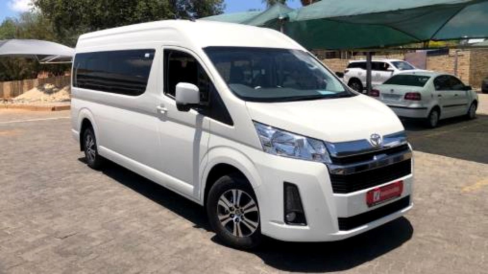 TOYOTA QUANTUM 2.8 GL A/T 14 SEAT, image 1