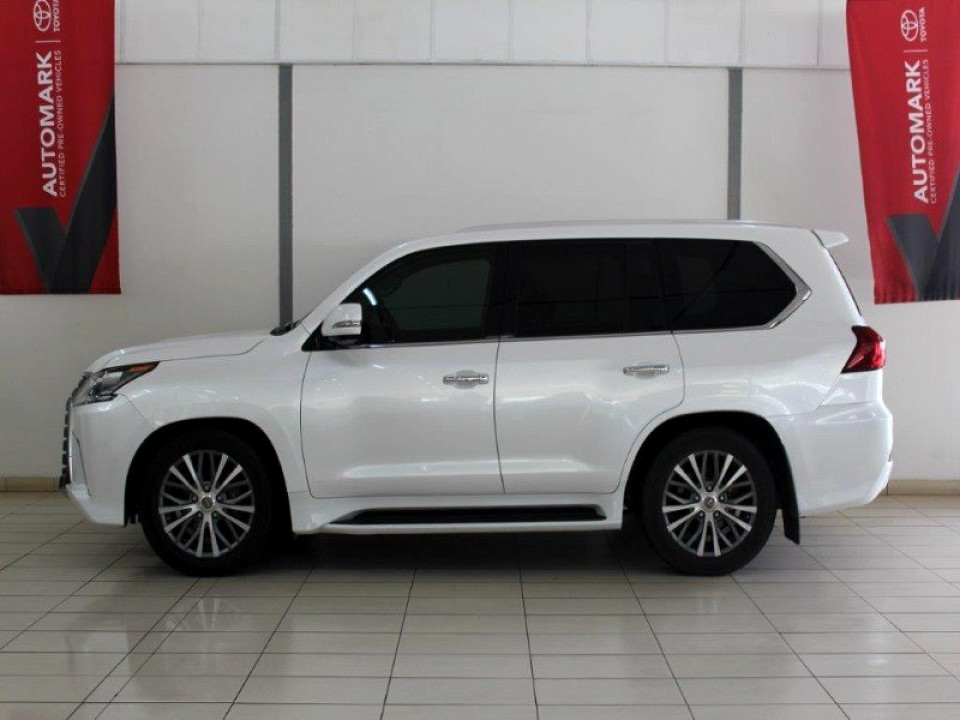 Lexus LX 450D V8, image 2