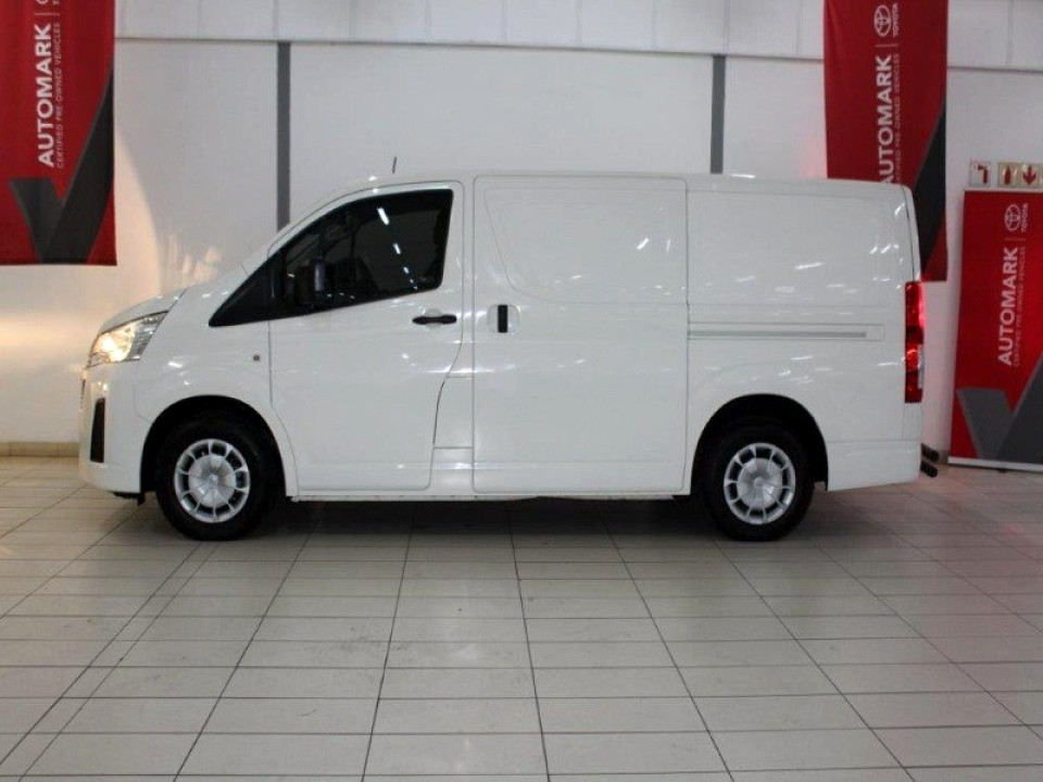 TOYOTA QUANTUM 2.8 LWB F/C P/V, image 2