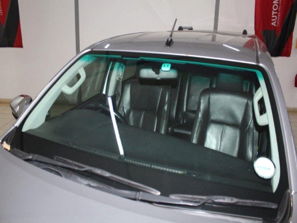 Toyota Hilux 2.8GD-6 double cab Raider auto, image 2