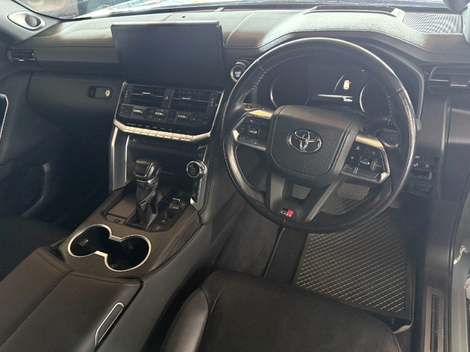 TOYOTA LANDCRUISER 300 V6 3.3D GR-S, image 2
