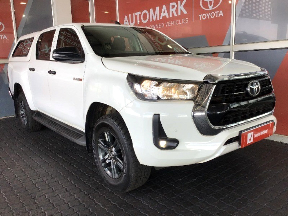 Toyota Hilux Double Cab  2.4GD6 4X4 Raider MT, image 1