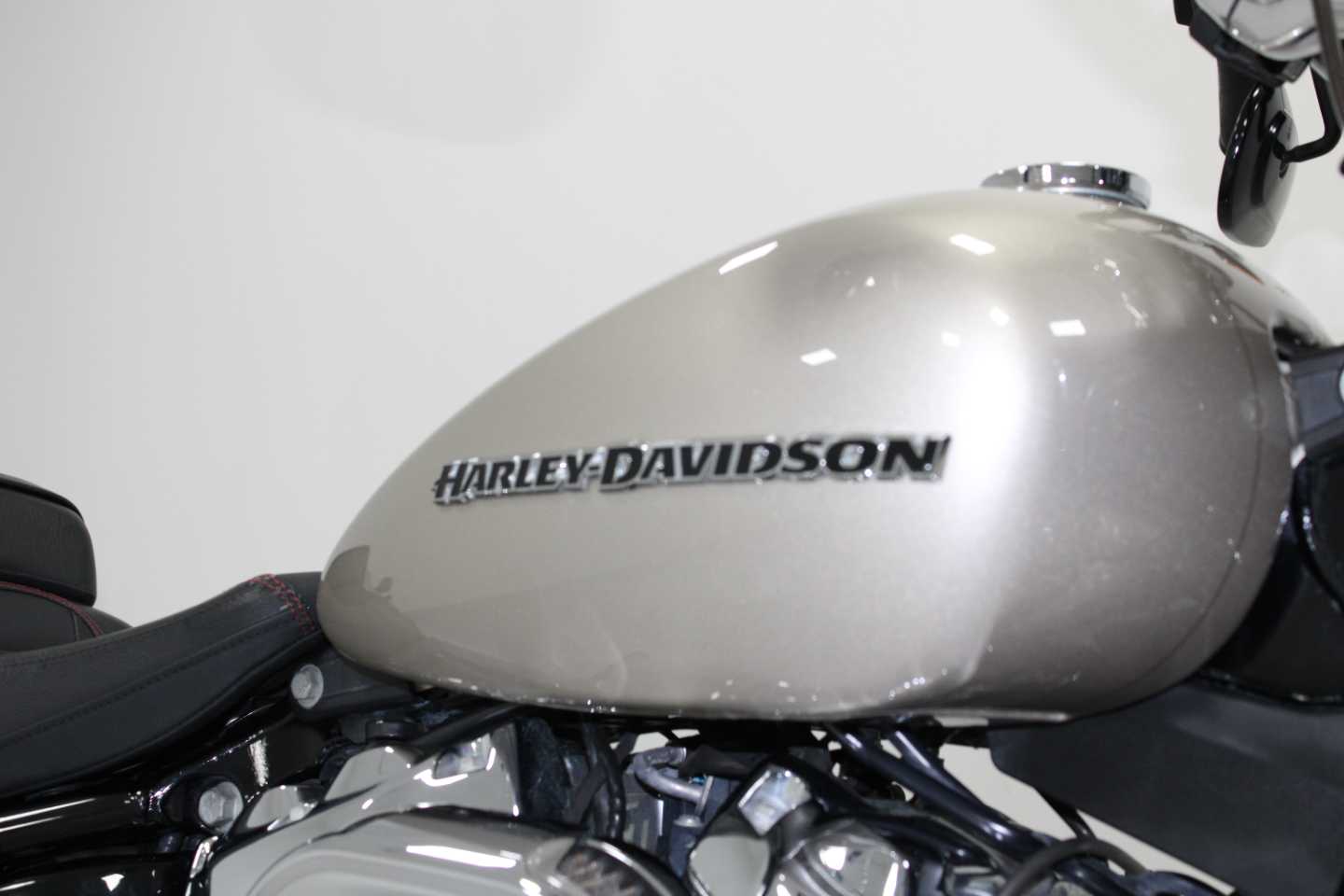 HARLEY DAVIDSON SOFTAIL BREAKOUT, image 2