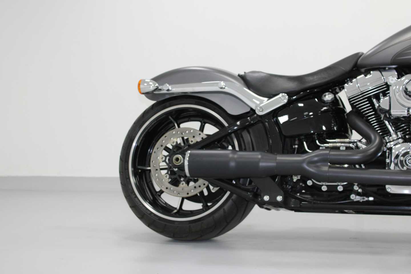 HARLEY DAVIDSON SOFTAIL BREAKOUT, image 2