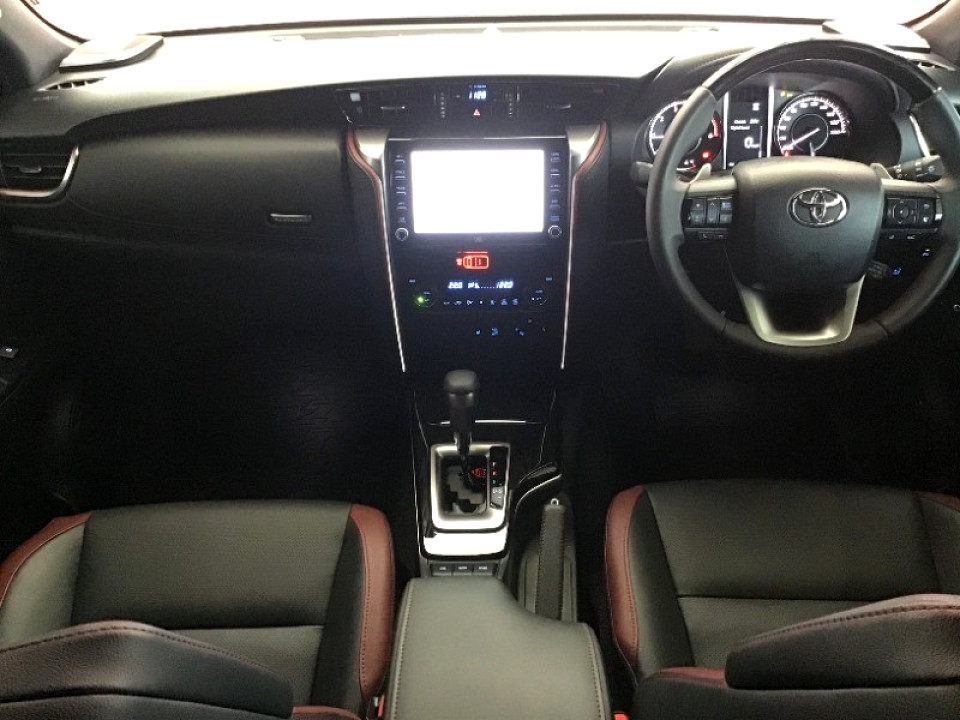 TOYOTA FORTUNER 2.8GD-6 4X4 A/T, image 2