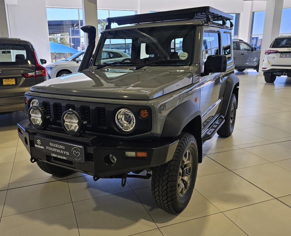 Suzuki Jimny 1.5 GLX, image 2