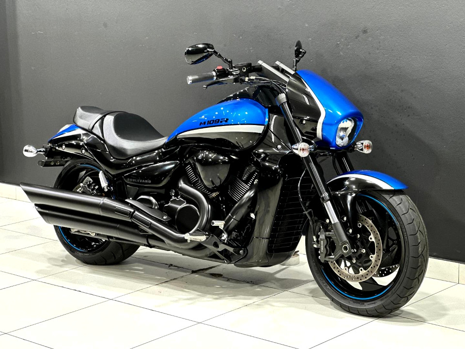 SUZUKI 1800 BOULEVARD, image 2