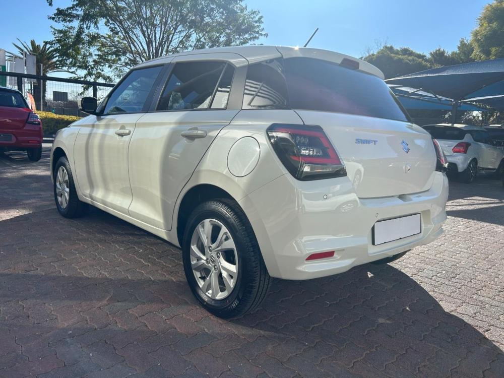 Suzuki Swift 1.2 GL+ CVT, image 2
