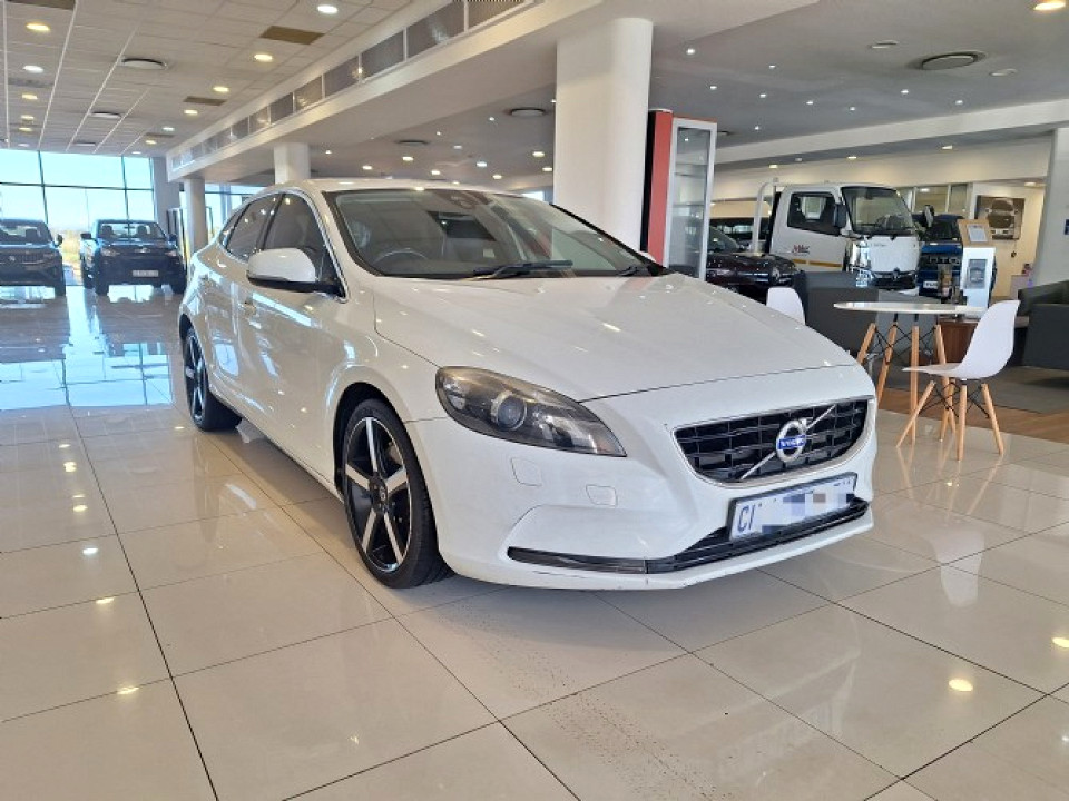 VOLVO V40 CC T4 EXCEL, image 1