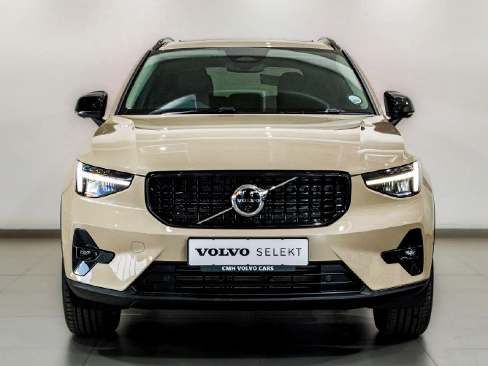 VOLVO XC40 B4 PLUS DARK GEARTRONIC (MILD HYBRID), image 2